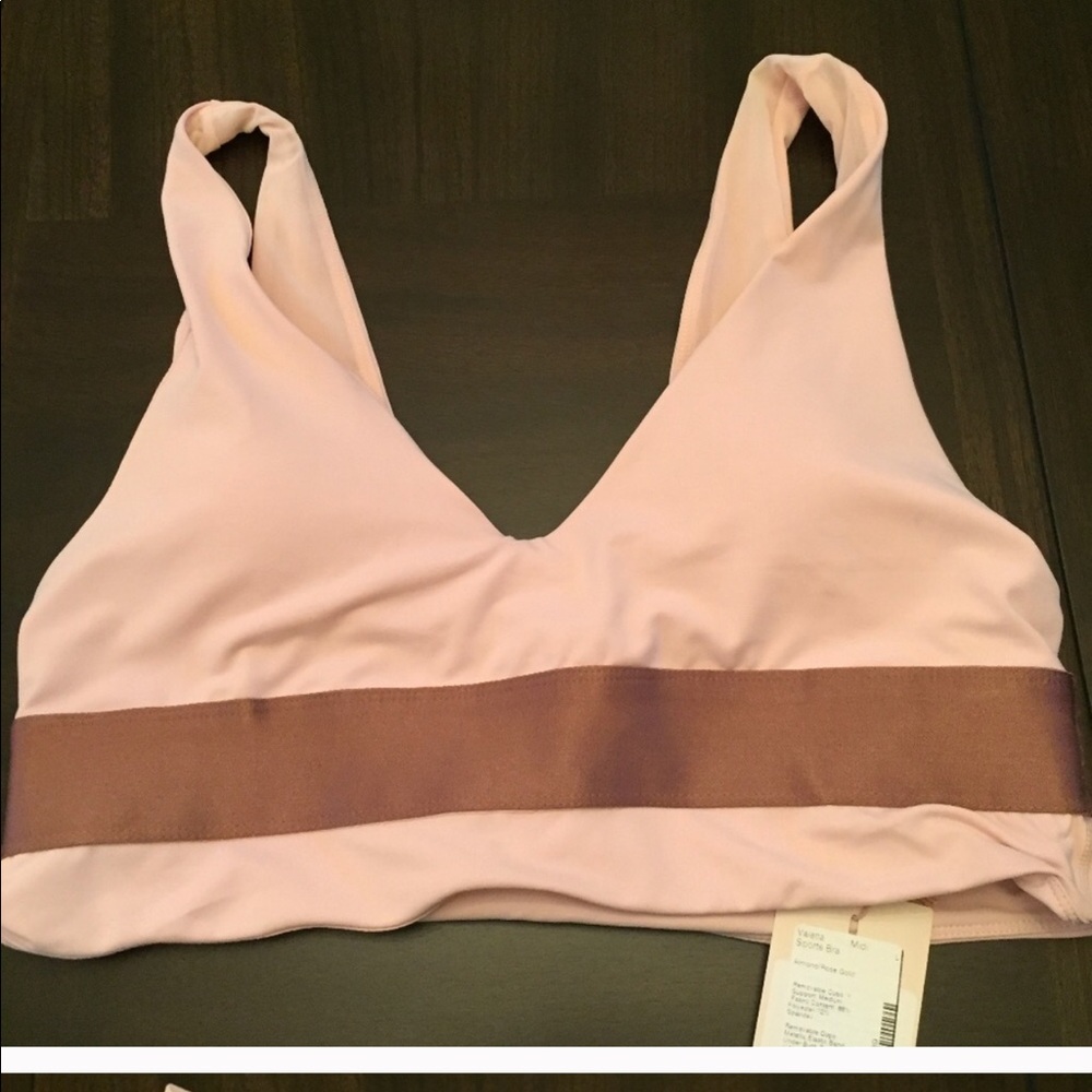 Fabletics Valetta Sports Bra - NWT